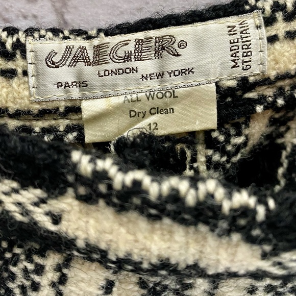 ***SOLD*** Vintage Jaeger chunky wool plaid a-line skirt - Picture 5 of 6